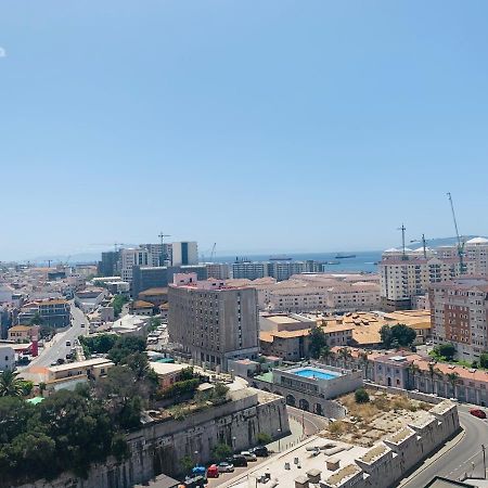지브롤터 Luxe Studio Seconds From The Marina And City Centre 아파트 외부 사진