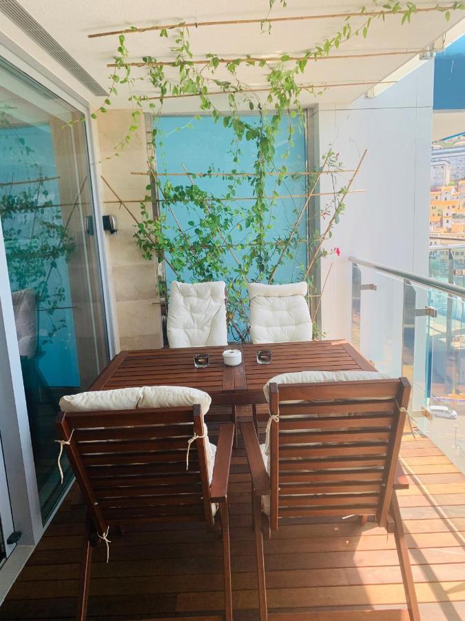 지브롤터 Luxe Studio Seconds From The Marina And City Centre 아파트 외부 사진