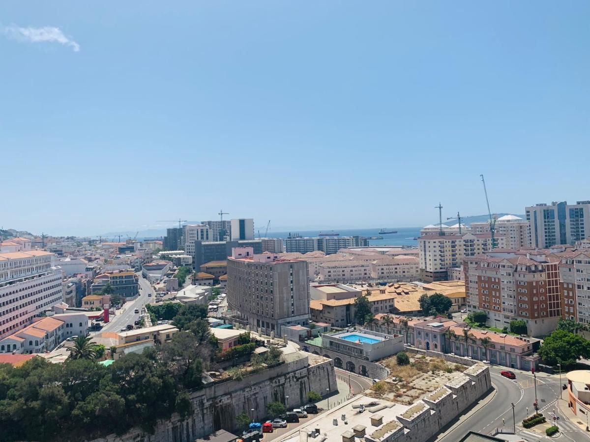 지브롤터 Luxe Studio Seconds From The Marina And City Centre 아파트 외부 사진