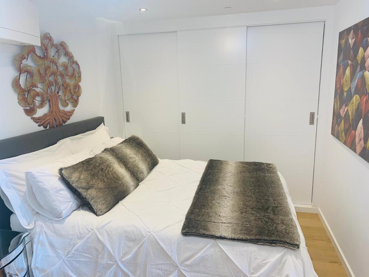 지브롤터 Luxe Studio Seconds From The Marina And City Centre 아파트 외부 사진